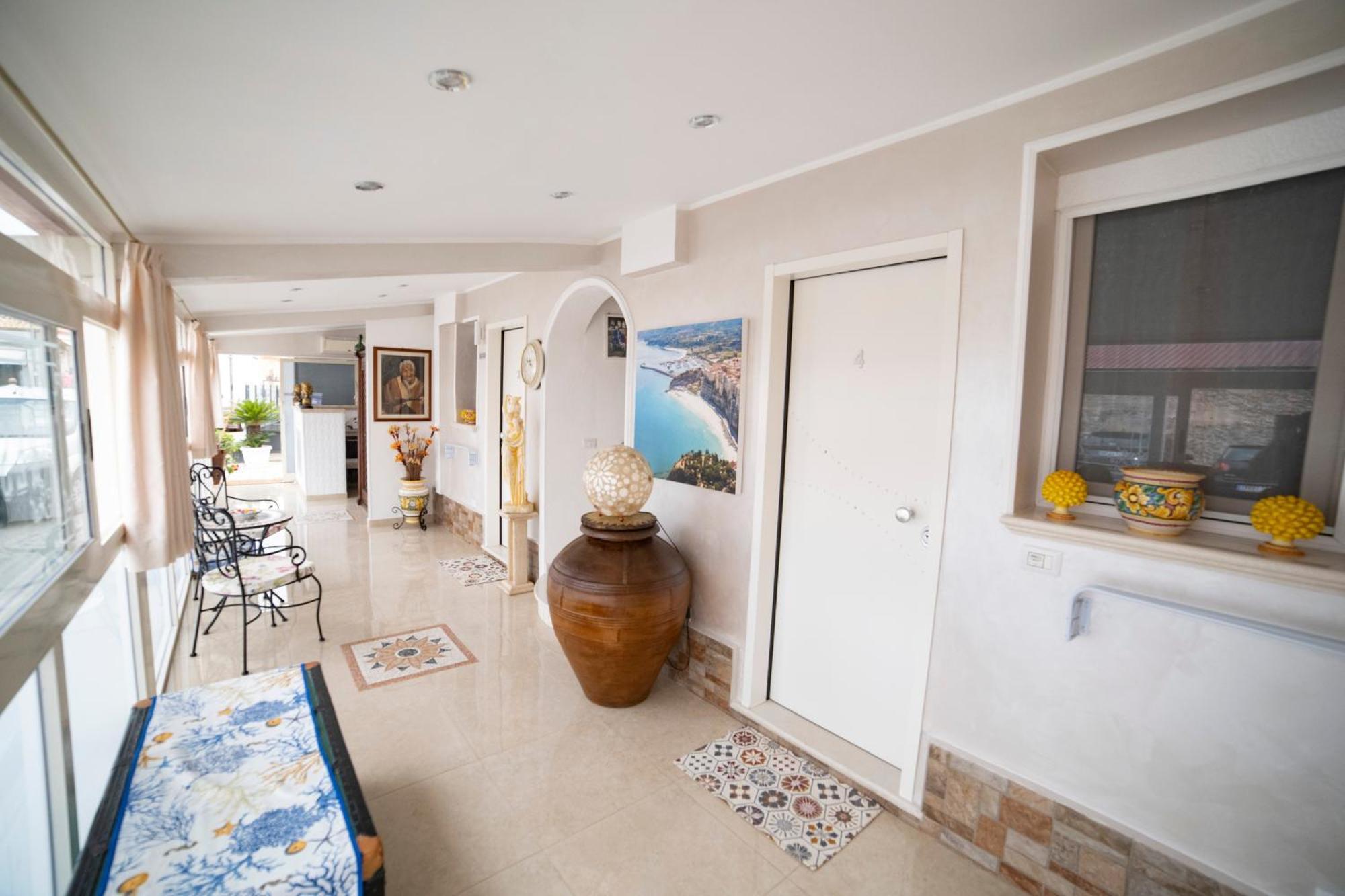 Bed and Breakfast La Perla Del Tirreno Tropea Exterior foto
